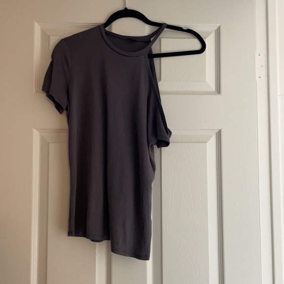 Cold Shoulder Tee​ - Picture 5 of 7
